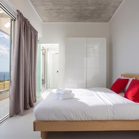 Kuro Beach House - Oceanfront Luxury & 25M Pool Achlia Экстерьер фото
