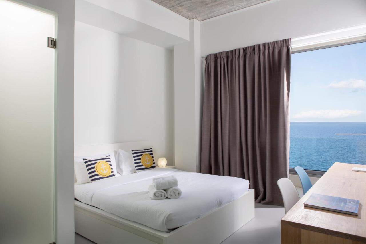 Kuro Beach House - Oceanfront Luxury & 25M Pool Achlia Экстерьер фото